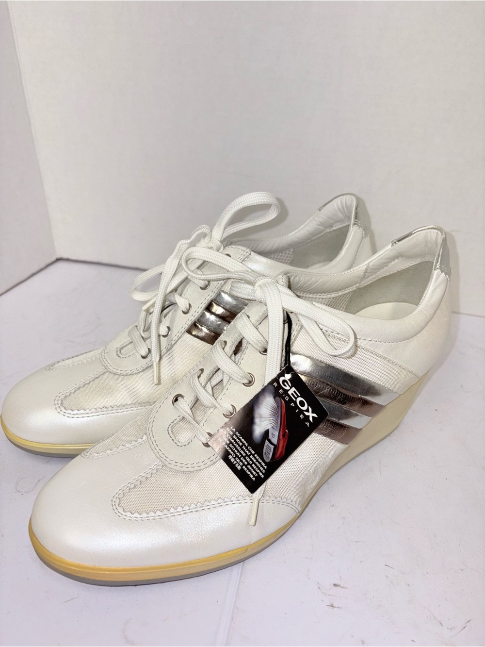 NEW Italian GEOX Shoes 40